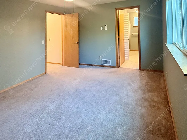 3092 NE Tahoe Ct — Photo 12