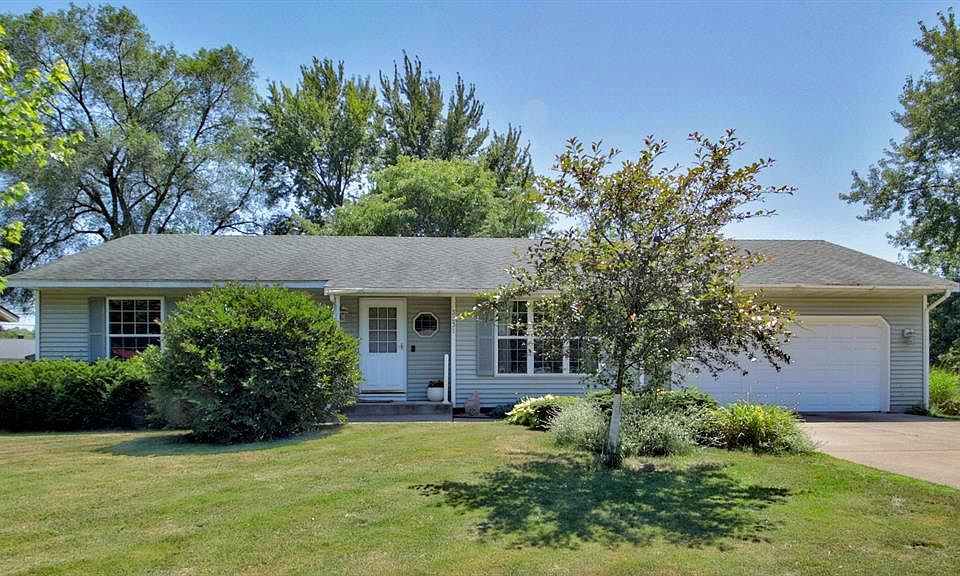 1st image of 3231 Lotus Street