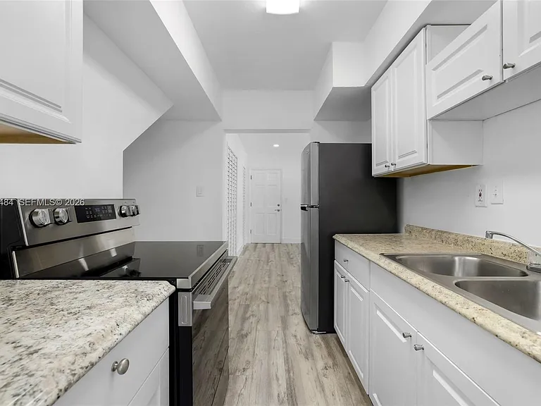 2250 Bay Dr #7 — Photo 14