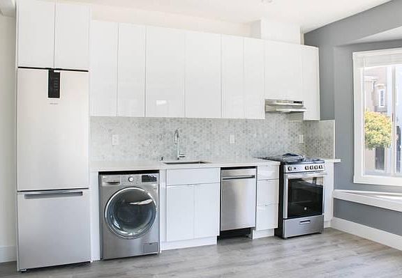 2nd image of 3201 Octavia St #101