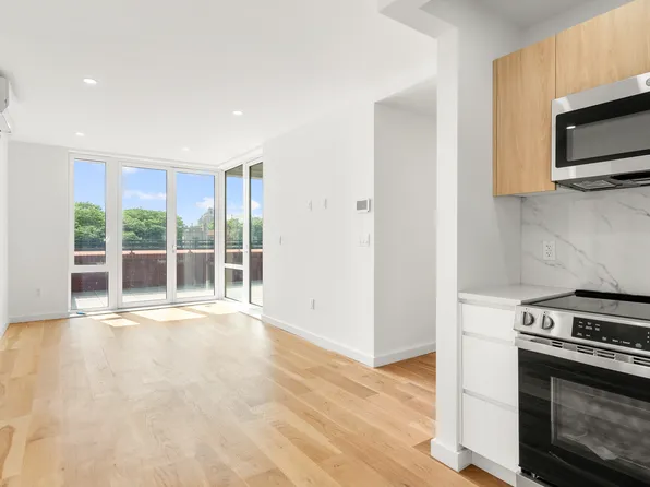 105 Rogers Avenue PHB image 1 of 18