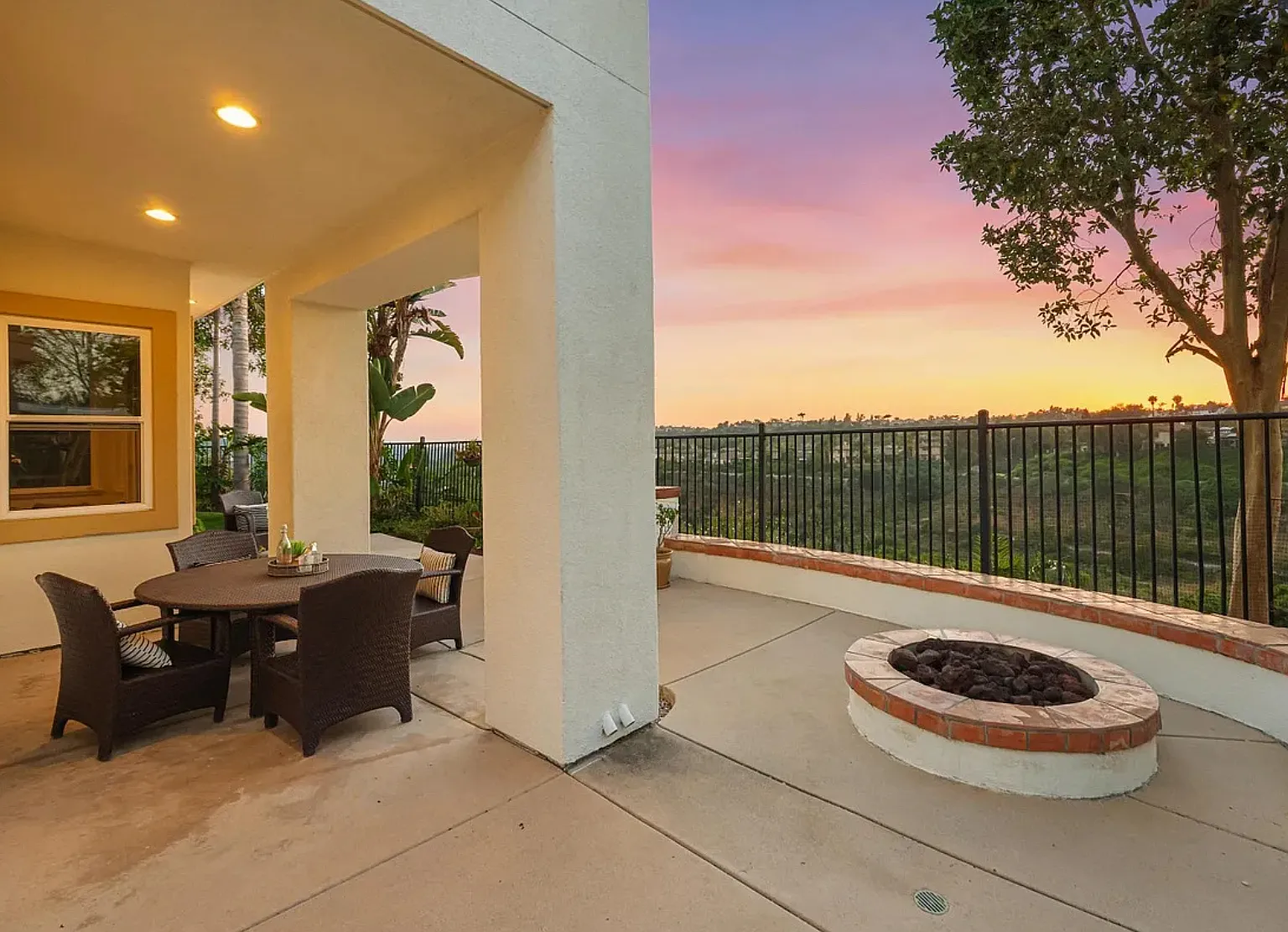 4 bed, 4.5 bath, 3906 sqft, $7,980 — Photo 1