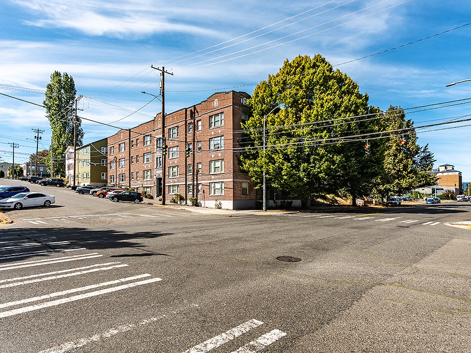 Welcome Home to Granada Apartments — Photo 2