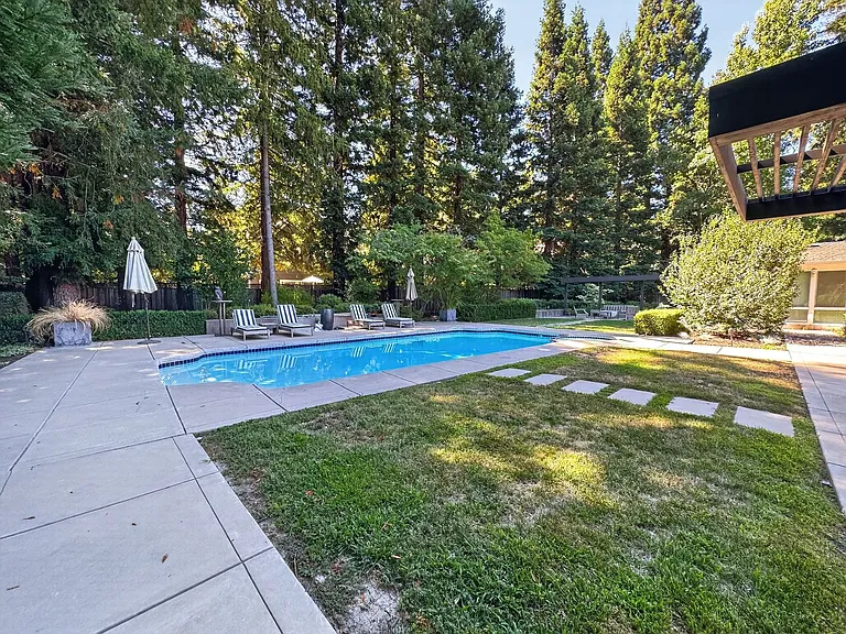 3221 Lunada Ln — Photo 52