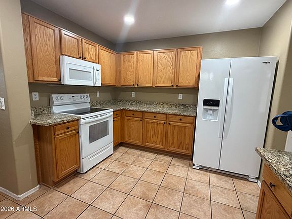 2nd image of 2337 E 39TH Avenue