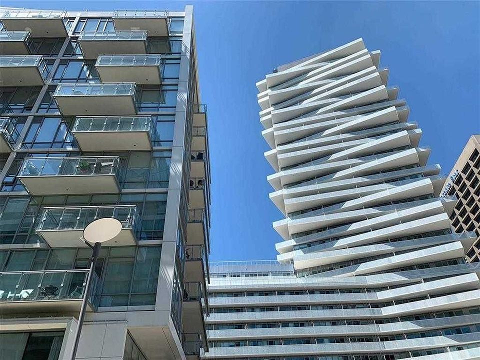 2nd image of 39 Queens Quay E #611