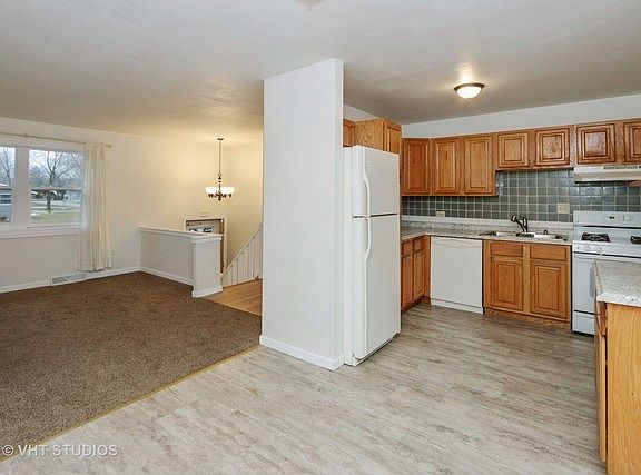 3rd image of 38237 N Wilson Ave