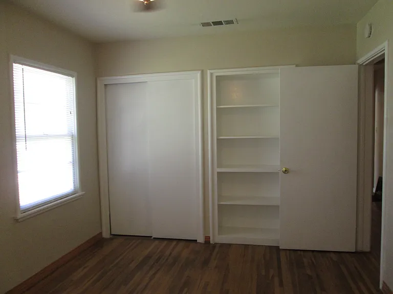 3032 N Inyo St — Photo 13