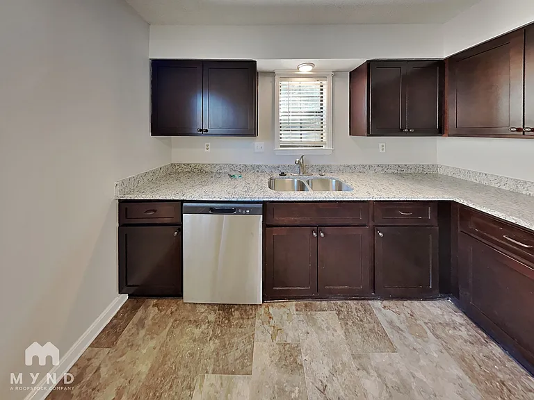 151 Wilson St — Photo 5