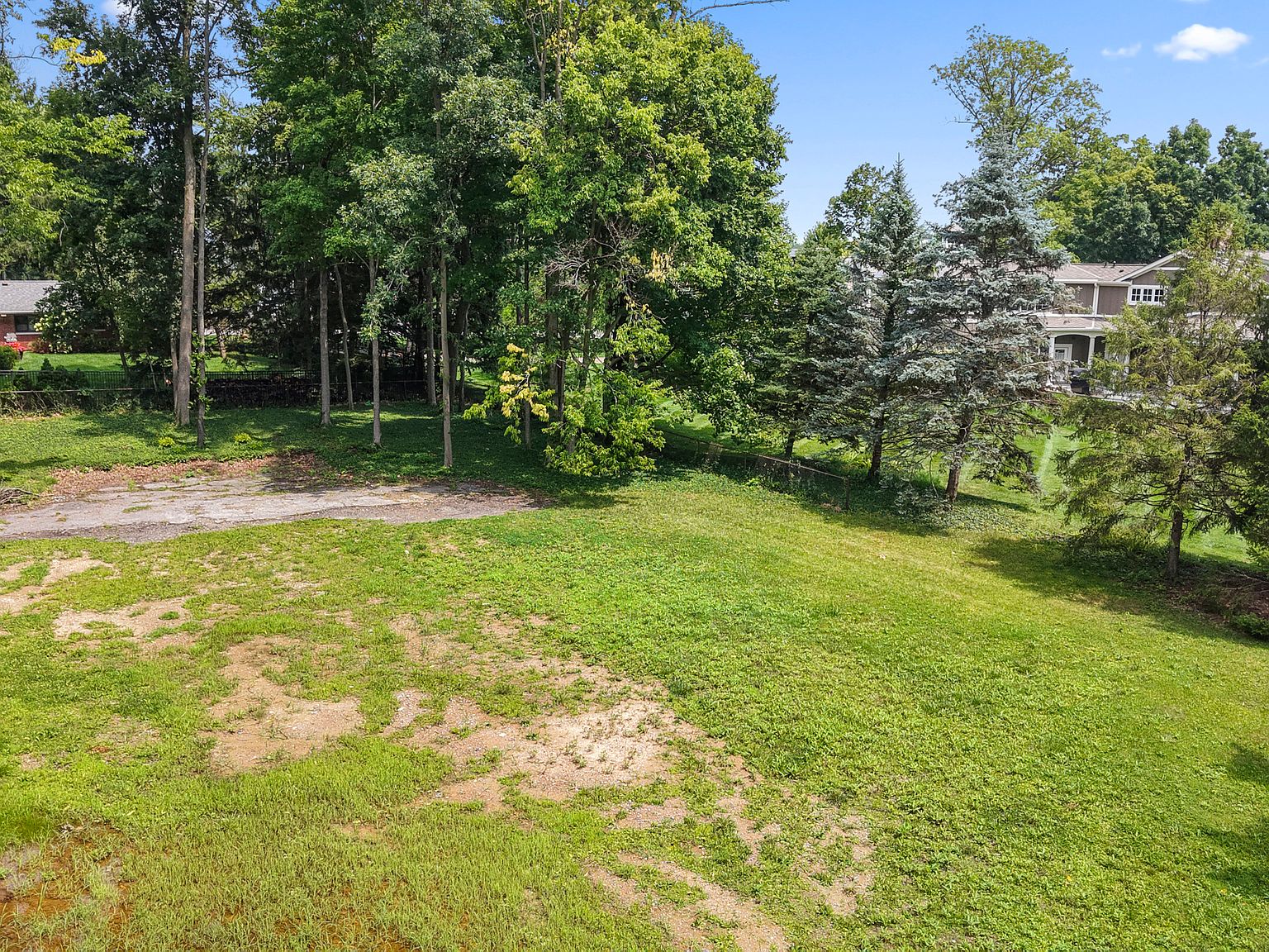 21 Cardinal Ln — Woodland Country Club