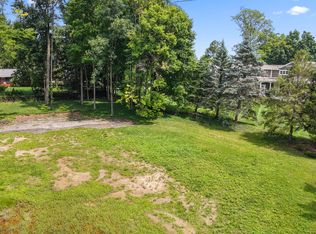 21 Cardinal Ln, Carmel, IN 46032