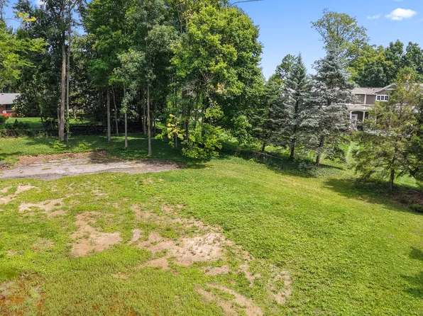 21 Cardinal Ln, Carmel, IN 46032