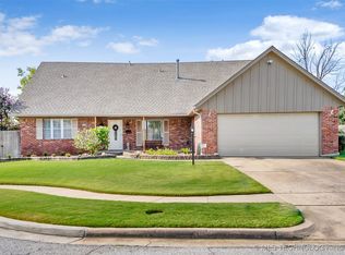 7626 E 54th Pl, Tulsa, OK 74145