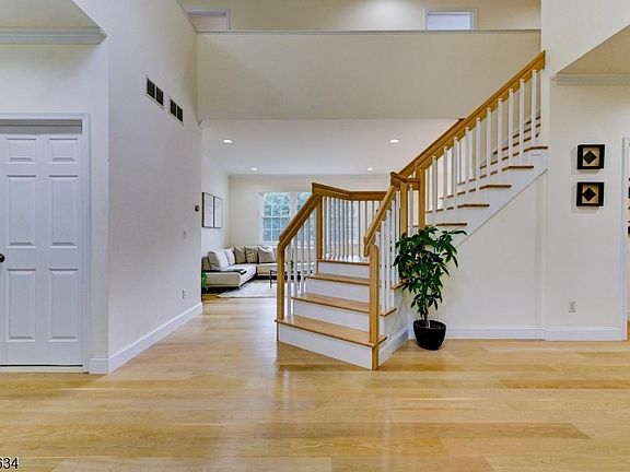 4th image of 56 Liberty Ridge Rd
