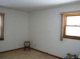 1015 Palamino Dr, Racine, WI 53402