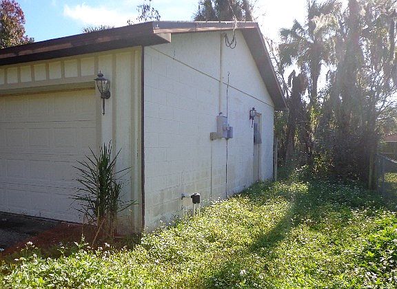 2nd image of 12 Laurel Oaks Cir