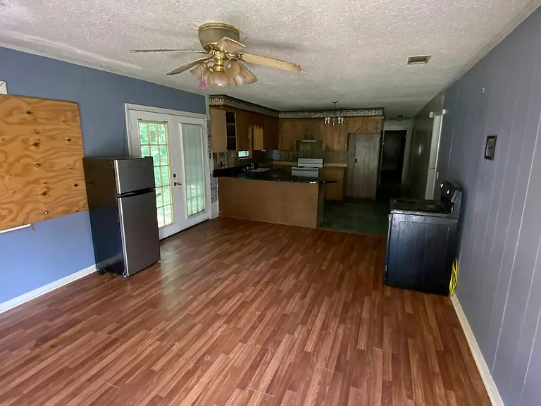 715 Sherman Ave — Photo 6