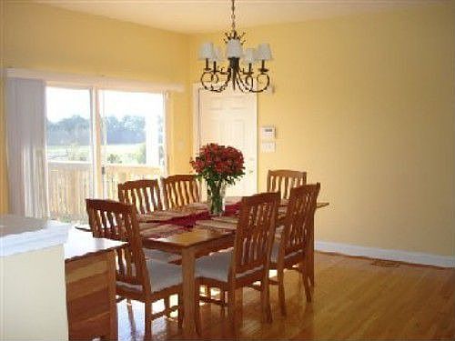 Dining Room w/Bay View