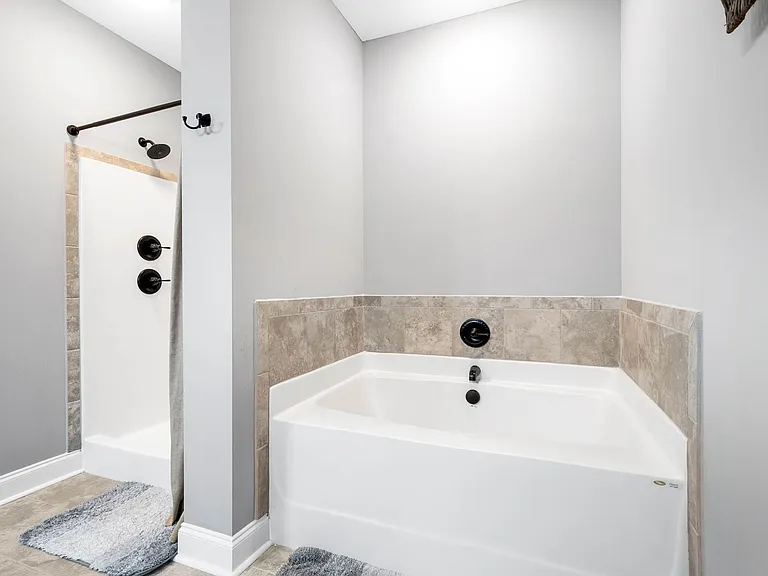 132 Savannah Ave — Photo 18