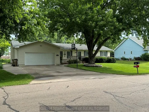 4168 Arizona Ave, Grand Island, NE 68803