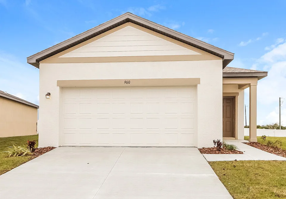 960 Kelly Fern Loop