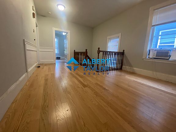 5th image of 10 Carmel St #3
