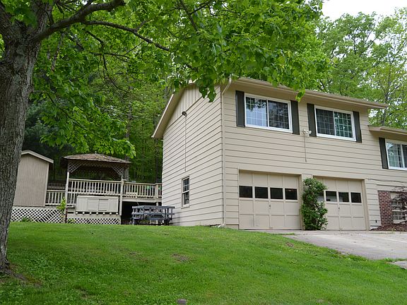 3rd image of 372 Virginia Ln