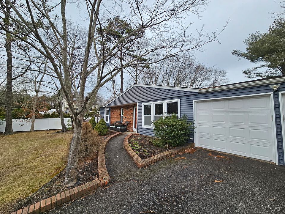 1st image of 9 Northridge Dr