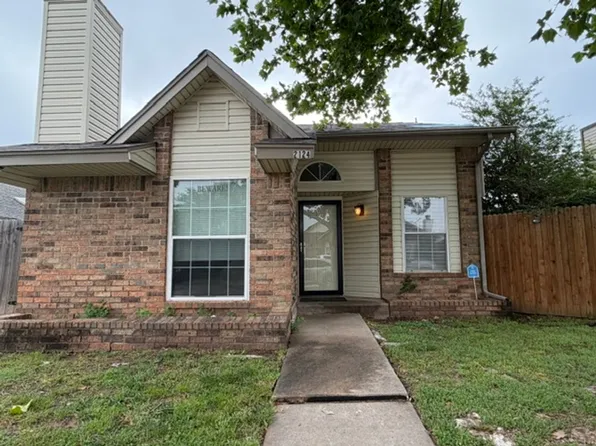 2124 Lonnie Ln, Moore, OK 73170