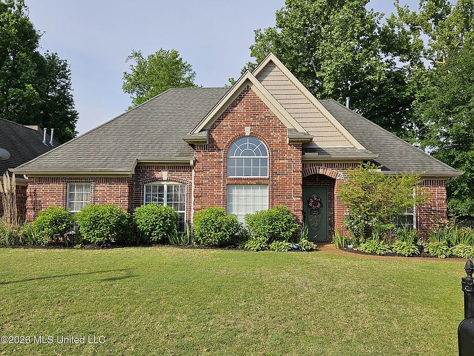 1st image of 105 McKinzie Cv