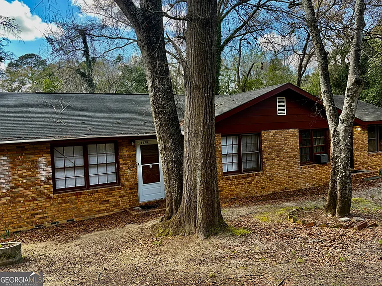 1379 Wills Pl — Photo 1
