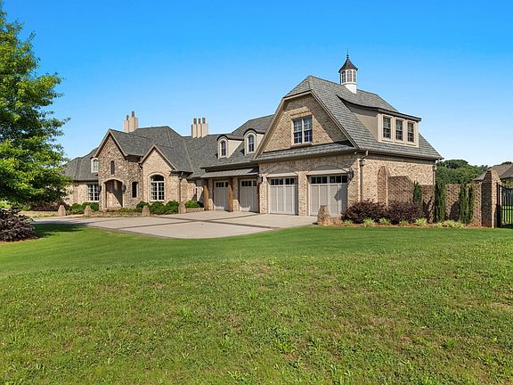 2nd image of 116 Barrington Ct