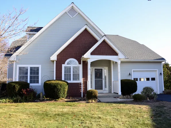 7 Early Dawn Circle #7, Bloomfield, CT 06002