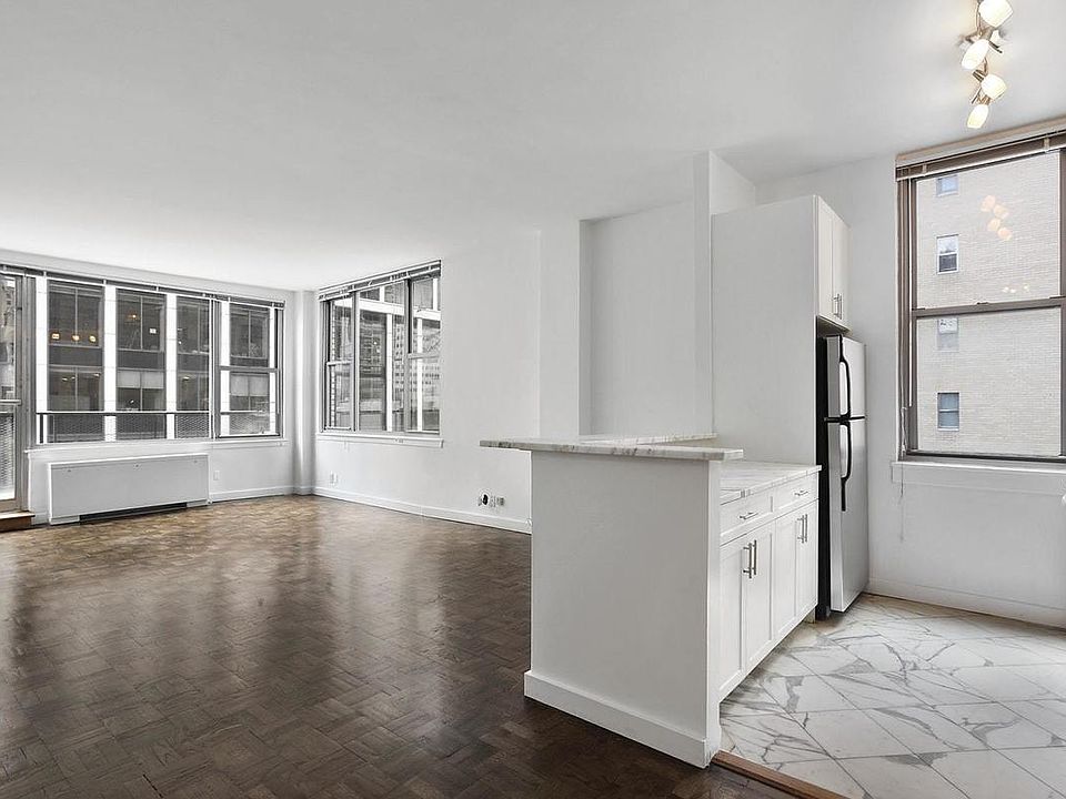 1st image of 65 W 55th St Ph H