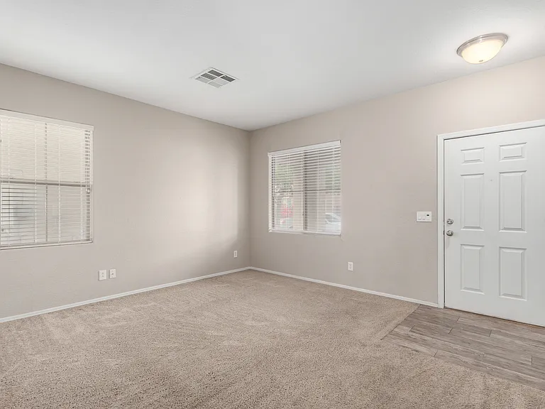 4509 E Loma Vista St — Photo 6