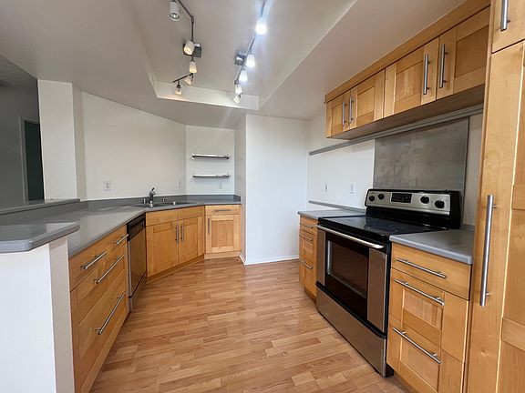 4th image of 155 N Singingwood St Unit 11