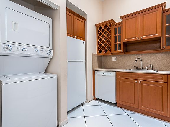 4th image of 9808 NW 37th St #5E