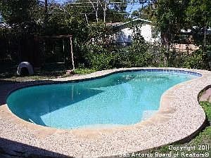 3rd image of 511 Redcliff Dr
