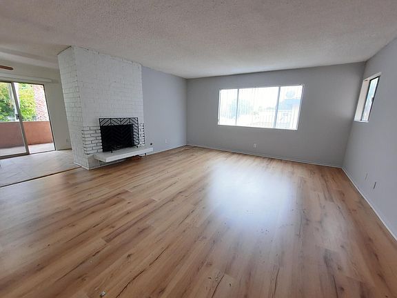 4th image of 1428 Stanford St
