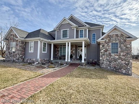 5th image of 5064 Hidden Ridge Dr
