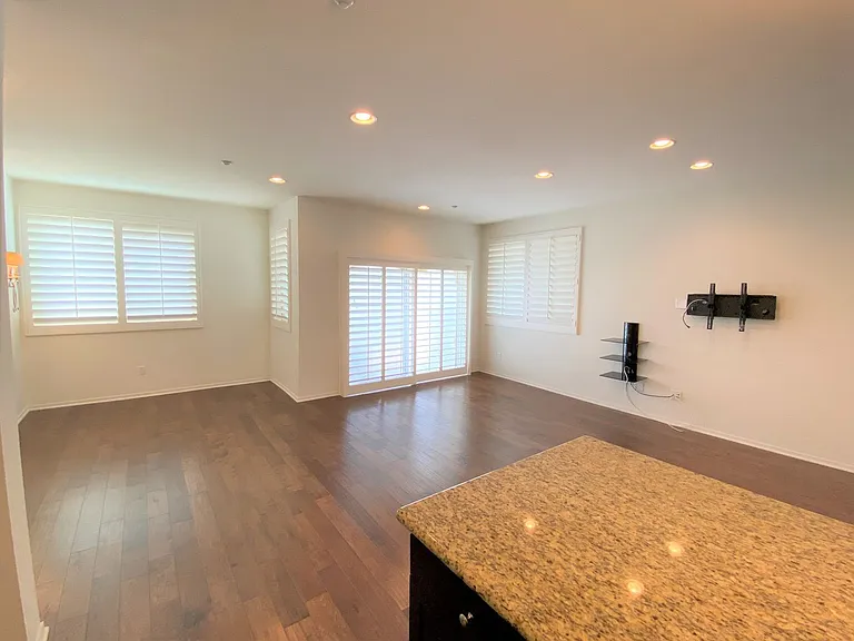 13126 Union Ave #401 — Photo 6