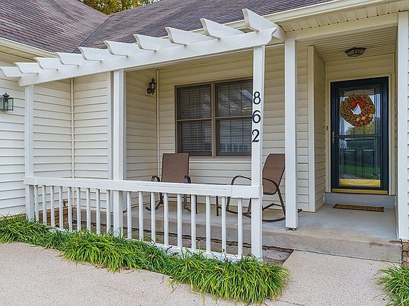 2nd image of 862 Spyglass Ln