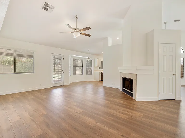 5656 E Saint John Rd — Photo 26