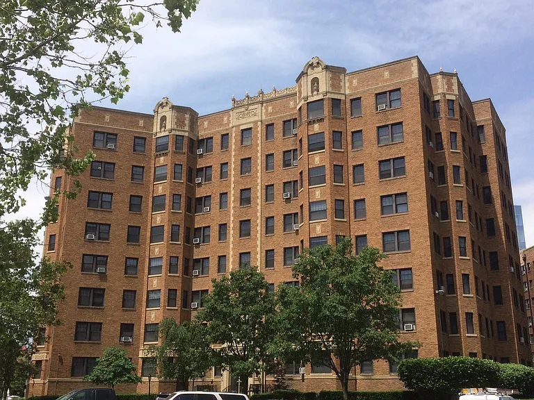 Lowell Apartments — Photo 12