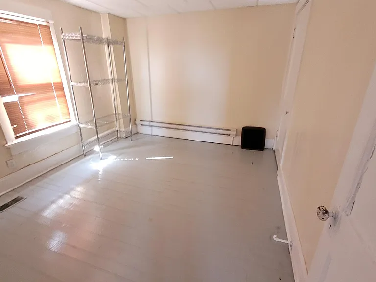 610 View Ave — Photo 8