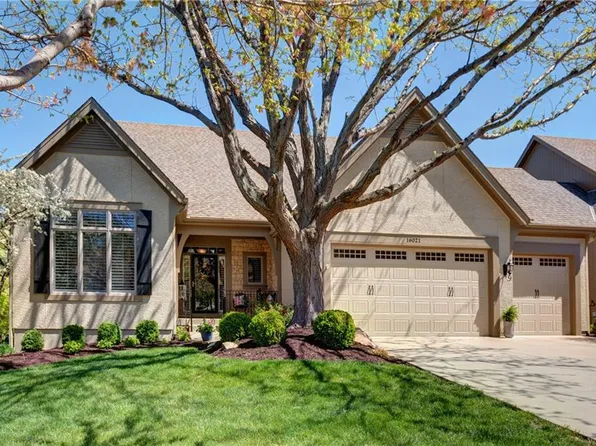 16021 Grandview St, Overland Park, KS 66085