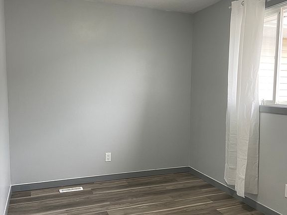 4th image of 4627 73rd St NW