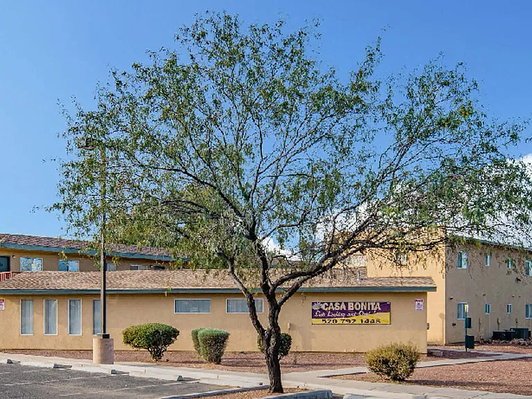 Casa Bonita Apartments — Photo 18