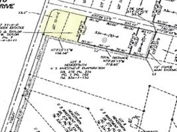 11 & 12 Comanchee Ln, Kilmarnock, VA 22482