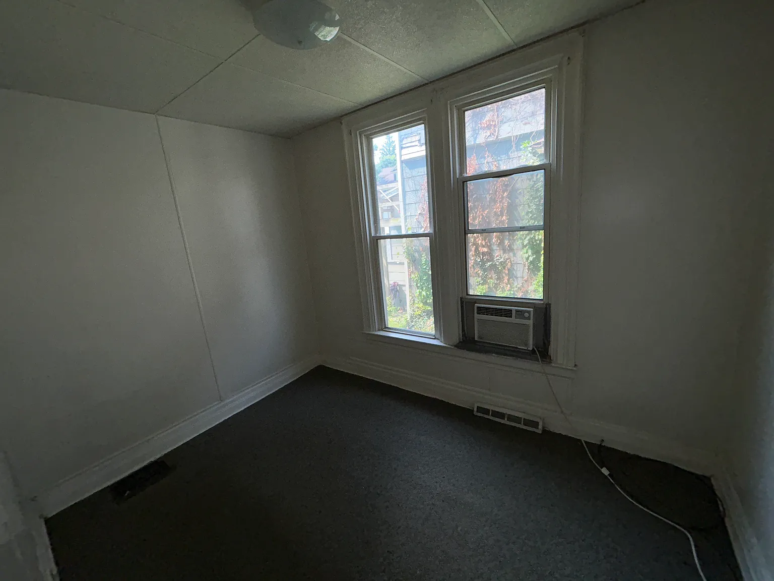 1 bed, 1100 sqft, $725 — Photo 4